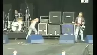 Nirvana - School (Live at Reading 1991)