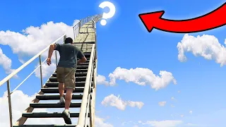 SUBINDO EM UMA ESCADA PARA O CÉU NO GTA V! - O que tem lá em cima? (mod)