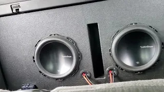 Rockford Fosgate T0 12ves Humming.