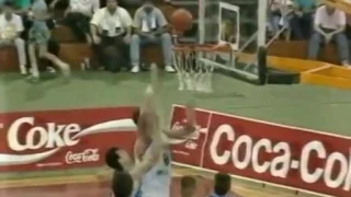 Arvydas Sabonis rebounds