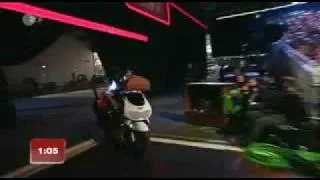 Wetten Dass... (05.12.09) - Michelle Hunziker Roller Crash