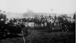 Revue à Longchamp: charge finale et départ de M. le Président (1896)