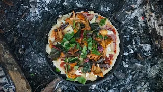 Chanterelle and Beefsteak mushroom Pizza. Foraging and Bushcraft cooking wild edible mushrooms.