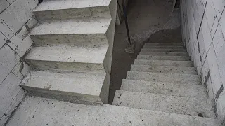 Классическия монолитная лестница с площадкой