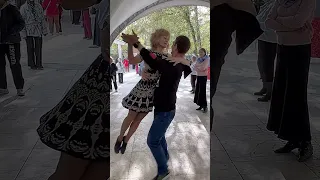 🔥ФЕЕРИЯ НА ТАНЦПОЛЕ💃Елена и Евгений Браво!👏 #танцы #сокольники #dance #праздник