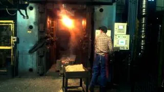 Großer Hammer in der Gesenkschmiede drop forging