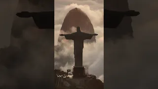 Статуя Христа на вершине горы Коковаду ...Рио - де -Жанейро, Бразилия