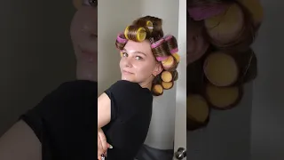 voluminous 90’s blowout with velcro rollers