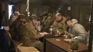 Ukrainian Volunteers Help Troops with Food: Activists keep soldiers on front lines from going hungry