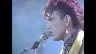 Thompson Twins - Lay Your Hands On Me (Live Performance)