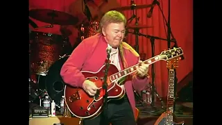 Roy Clark At Buck Owens Crystal Palace - "Ghost Riders In The Sky" (in stereo)