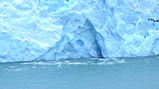 Stunning Footage of Glacier Wall Collapse