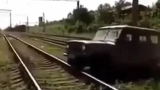 Jeep vs Train horrable accident real footage 😵