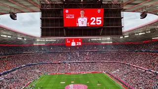 Allianz-Arena München, 08.10.2023, FC Bayern München vs. SC Freiburg, Ansage Mannschaft FC Bayern