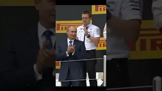 Lewis Hamilton spraying Champagne over Putin #shorts