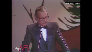 Joseph Cotten honors Orson Welles at the filmmaker's AFI Life Achievement Award tribute.