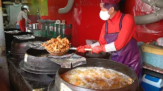 가마솥통닭 2,000 kg sold per day! Popular Fried Chicken in Traditional Market - Korean street food