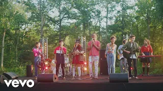 Les Enfants de la Terre, Yannick Noah - Les lionnes (Clip officiel)