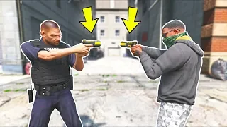 Stun Gun battle with the COPS!! (GTA 5 Mods - Evade Gameplay)