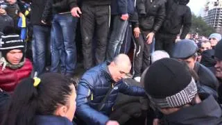 Видео ПН: В Николаеве повалили памятник Ленина