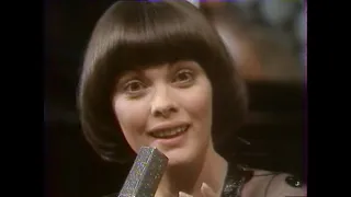 mireille mathieu..emmene  moi demain avec toi.. live 1973 hd