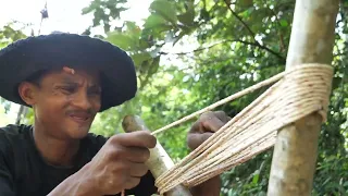 Primitive technology - Build Unique Primitive Wild boar Trapping Tool Using Big Knife That Work 100%