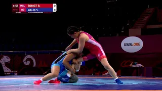 GOLD WW - 65 kg: B. ZORIGT (MGL) v. S. MALIK (IND)