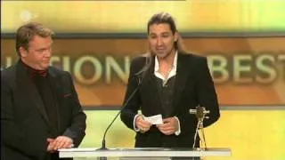 DAVID GARRETT - GOLDENE KAMERA 2010 !!! - "He's a pirate"