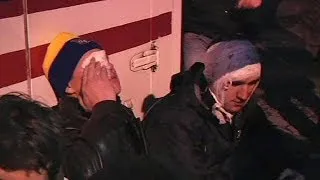 Ukraine: violent clashes outside presidential administration building