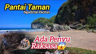 PANTAI TAMAN PACITAN