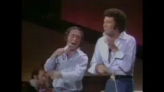 Tom Jones & Paul Anka - She's A Lady (Midnight Special 1974)