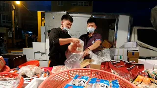 0105-4阿碩終於創造出自己的風格了 第一次用國語喊竟然也賣的這麼順 嘉義趙又廷 海鮮拍賣 海鮮叫賣 星期三溪湖夜市 Taiwan seafood auction