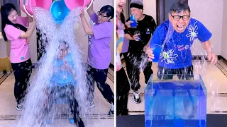 Join The Ice Bucket Challenge, Who Gets Drenched In Ice Cubes? # Funnyfamily# Party Games