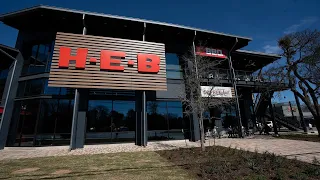 Checking out a NEW H-E-B and reviewingTrue Texas BBQ!