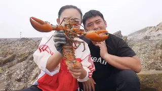 Xiaozhang And Husband Catch The Sea Together And Caught The Big LOBSTER（Catch Seafood）