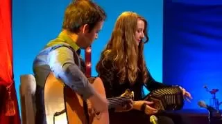 Caitlin Nic Gabhann & Caoimhin O Fearghail - jigs