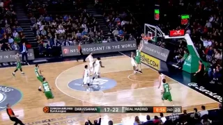 Dairis Bertans finds teammate with a beautiful dime