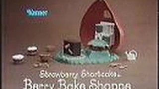 Strawberry Shortcake Berry Bake Shoppe by Kenner (Commercial, 1981)