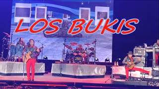 LOS BUKIS - "Que Duro Es Llorar Asi" - ("How Hard Is It To Cry There")