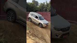 Scorpio-N Going Downhill 😳 #mahindrascorpio | MotorBeam