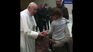 Pope Francis Greets Ukrainian Children after General Audience