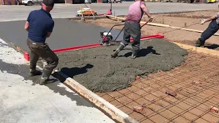 Укладка бетона виброрейкой
