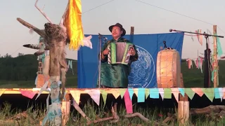 Igor Koshkendey bayan performance at 13 Shamans - TUVAN THROAT SINGING