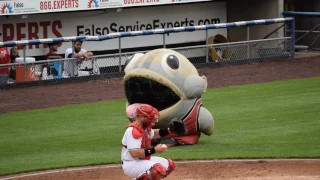 ZOOperstar`s Mackerel Jordan @ Syracuse Chiefs HD