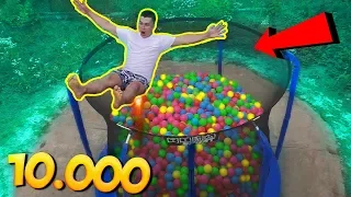 ЧТО ЕСЛИ СПРЫГНУТЬ на БАТУТ и 10000 ШАРИКОВ..?!