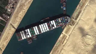 Конец блокады: контейнеровоз, застрявший в Суэцком канале, сняли с мели | пародия «Постой, Паровоз»