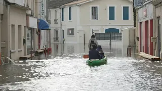 Crues en Charente: Gond-Pontouvre sous les eaux | AFP Images