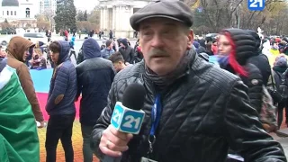 В Кишиневе под румынскими флагами проходит протест против  результатов выборов Президента РМ