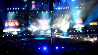 Muse- Isolated System and Uprising- Live at the Etihad Stadium- Manchester 2013