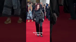 Priscilla Presley arrives for the Premiere of „Priscilla“ in Venice